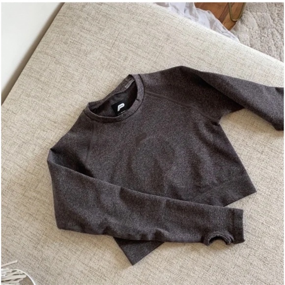 🪞NEW Oh polly thumb hole long sleeve active crop top - Picture 2 of 2